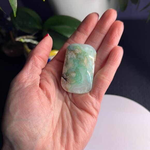 Green Flower Agate Crystal Palmstone (#8)‎ - Picture 2 of 13